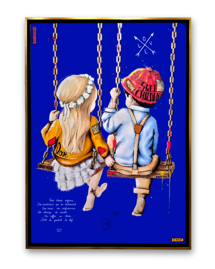 présentant deux enfants assis côte à côte sur une balançoire, complices, dans un univers coloré aux accents urbains
